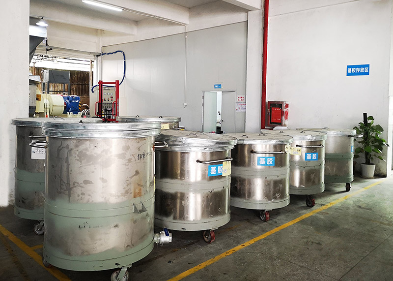 如何選擇靠譜的液體硅膠廠家？這些要點需牢記